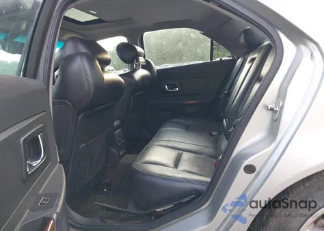 2004 Cadillac Cts Standard z USA, uszkodzony, nr VIN 1G6DM577440184423